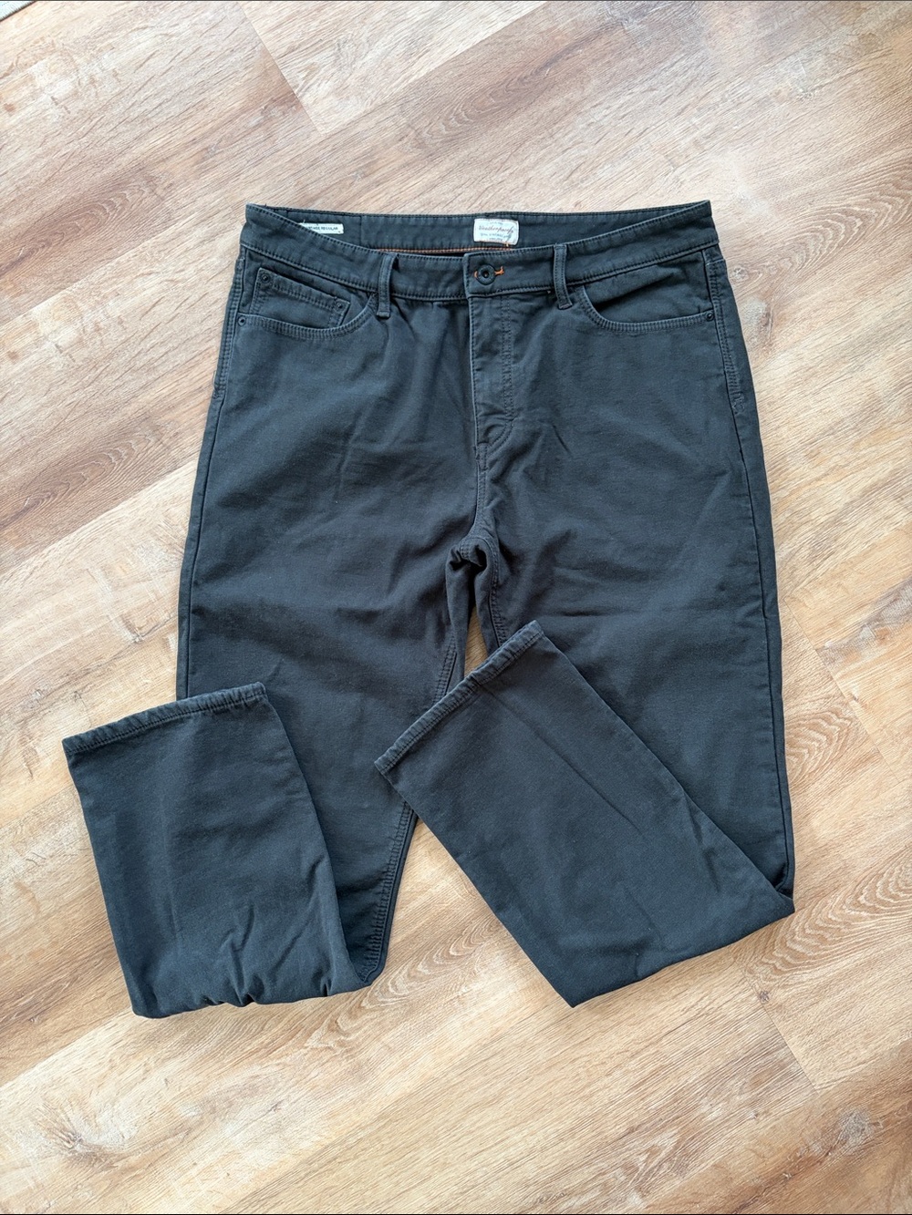 Men's Slim Straight Black Jeans - Clean Everyday Style